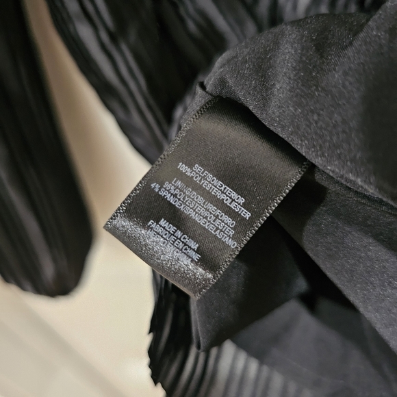 Leyden Pleated Cutout Long-Sleeve Minidress - Picture 7 of 10